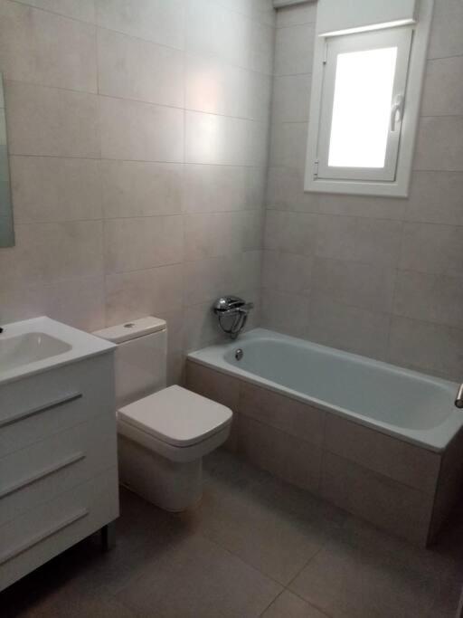 Casa Julio, Bonita Casa Comoda Y Espaciosa, Totalmente Reformada Con Terraza Y Jardin Privado Riezu Екстериор снимка