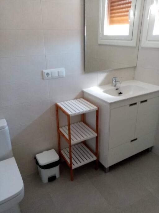 Casa Julio, Bonita Casa Comoda Y Espaciosa, Totalmente Reformada Con Terraza Y Jardin Privado Riezu Екстериор снимка