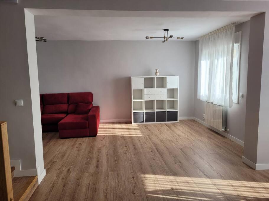 Casa Julio, Bonita Casa Comoda Y Espaciosa, Totalmente Reformada Con Terraza Y Jardin Privado Riezu Екстериор снимка