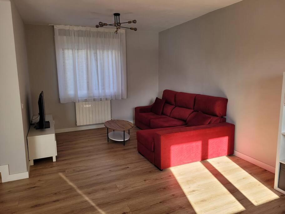 Casa Julio, Bonita Casa Comoda Y Espaciosa, Totalmente Reformada Con Terraza Y Jardin Privado Riezu Екстериор снимка