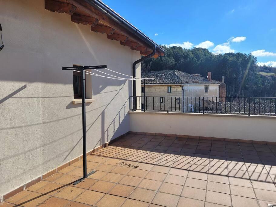 Casa Julio, Bonita Casa Comoda Y Espaciosa, Totalmente Reformada Con Terraza Y Jardin Privado Riezu Екстериор снимка