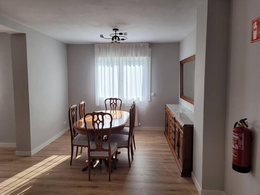 Casa Julio, Bonita Casa Comoda Y Espaciosa, Totalmente Reformada Con Terraza Y Jardin Privado Riezu Екстериор снимка